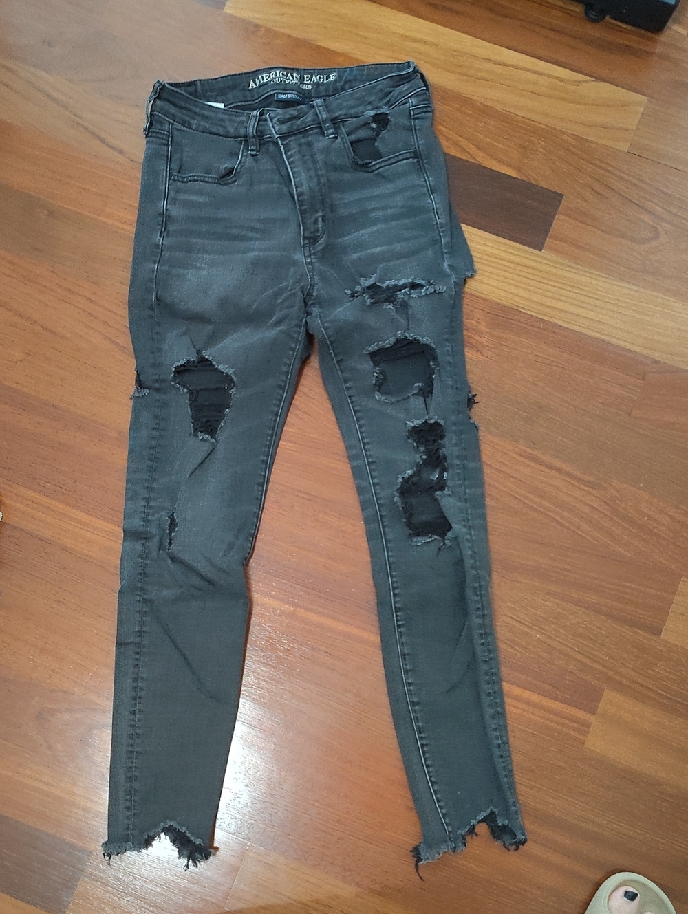 American Eagle Ripped Jeans Sz 8